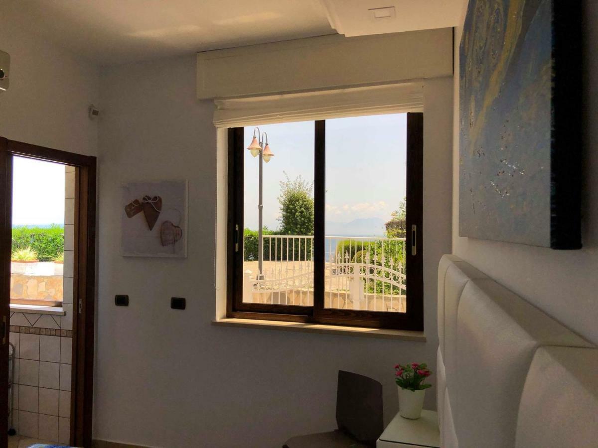 Re Vincy - Affittacamere Bacoli Exteriör bild